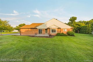 20640 Palm Meadow Drive, Clinton Township, MI 48036
