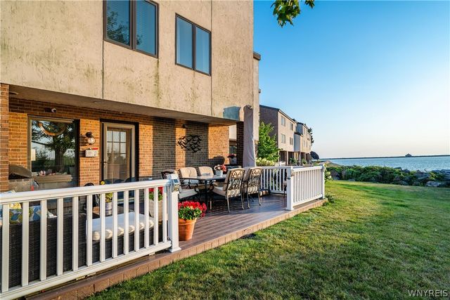 15 Harbour Pointe, Buffalo, NY 14202