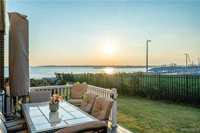 15 Harbour Pointe, Buffalo, NY 14202