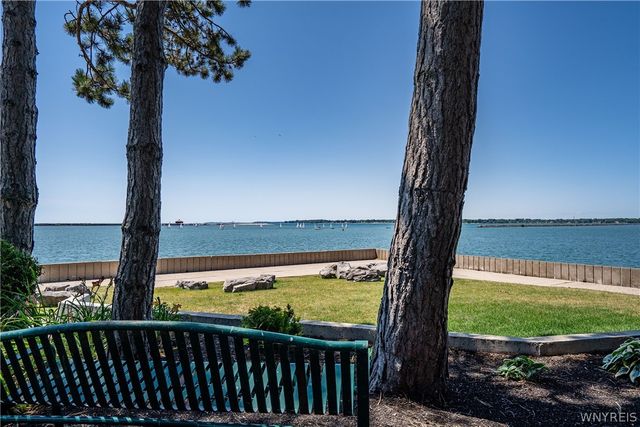 15 Harbour Pointe, Buffalo, NY 14202