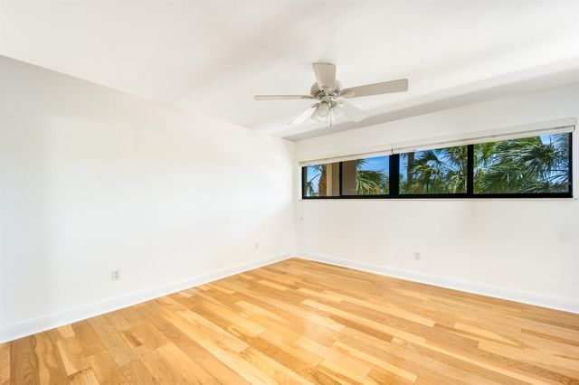 625 NW North River Drive 303, Stuart, FL 34994