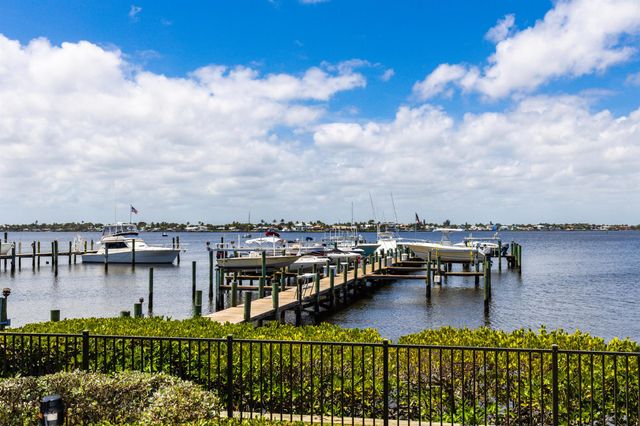 625 NW North River Drive 303, Stuart, FL 34994