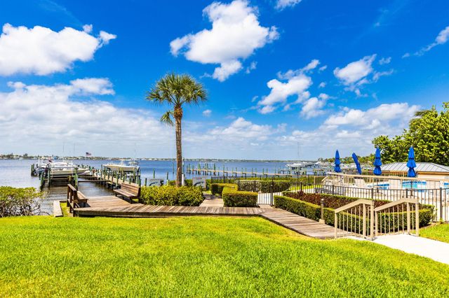 625 NW North River Drive 303, Stuart, FL 34994