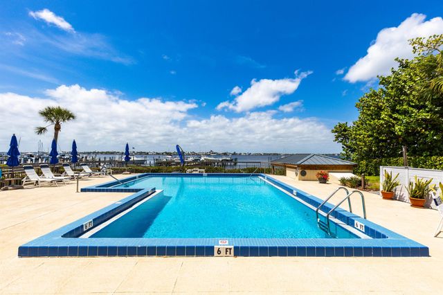 625 NW North River Drive 303, Stuart, FL 34994