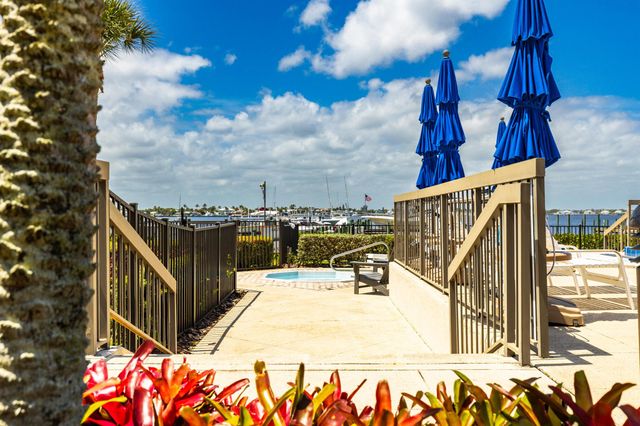 625 NW North River Drive 303, Stuart, FL 34994