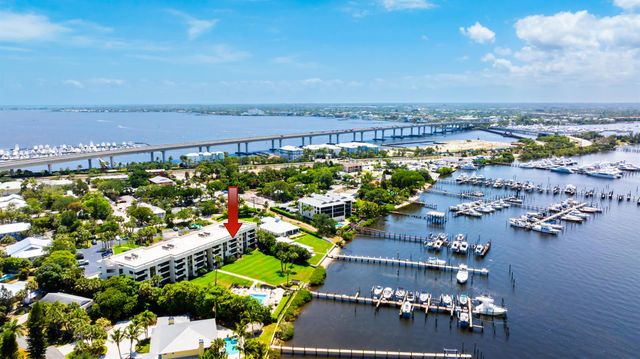 625 NW North River Drive 303, Stuart, FL 34994