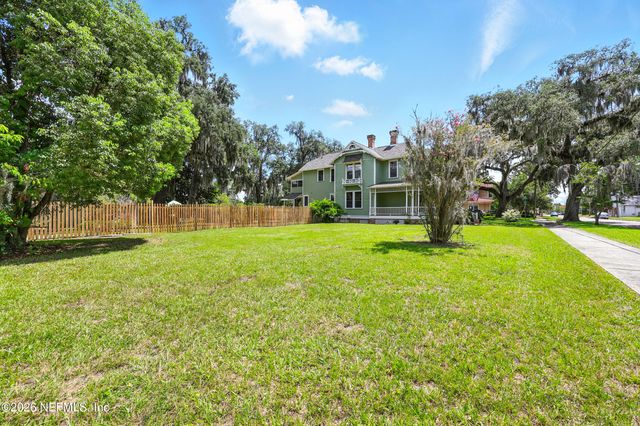 700 WALNUT Street, Green Cove Springs, FL 32043
