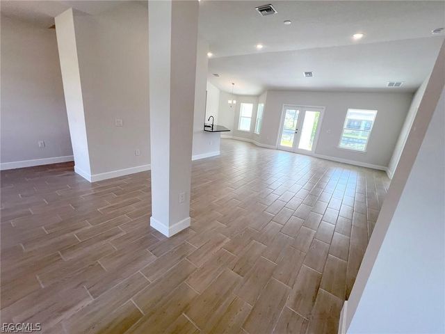 410 SE 1st TER, Cape Coral, FL 33990