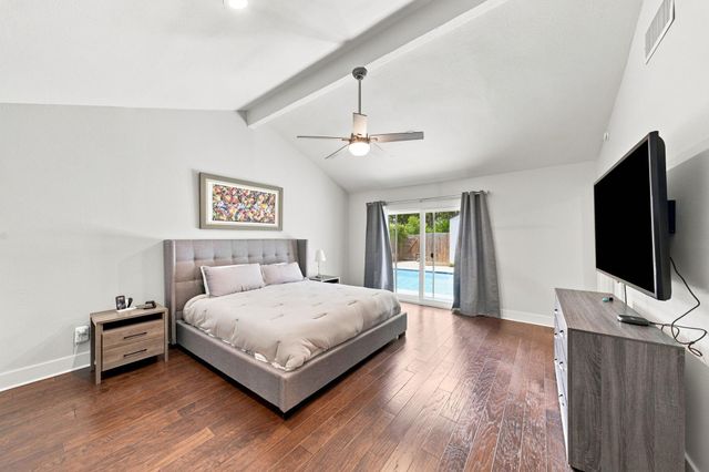 8849 Larston Street, Spring Valley Village, TX 77055