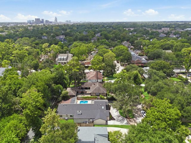 8849 Larston Street, Spring Valley Village, TX 77055