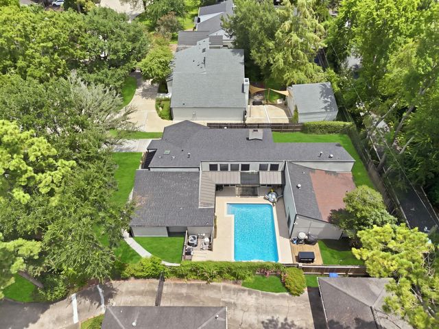 8849 Larston Street, Spring Valley Village, TX 77055