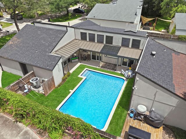 8849 Larston Street, Spring Valley Village, TX 77055