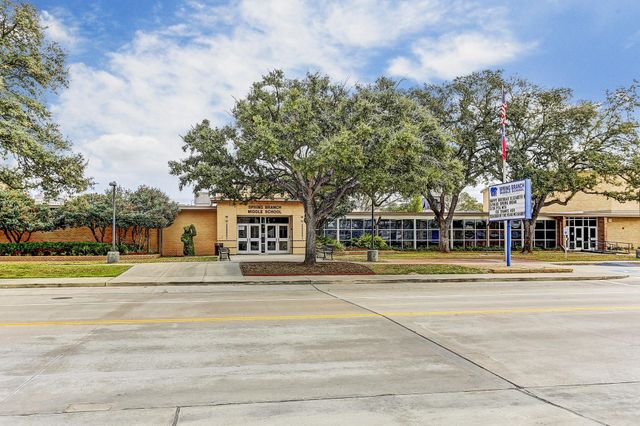 8849 Larston Street, Spring Valley Village, TX 77055