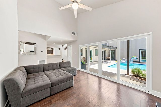 8849 Larston Street, Spring Valley Village, TX 77055