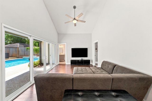 8849 Larston Street, Spring Valley Village, TX 77055