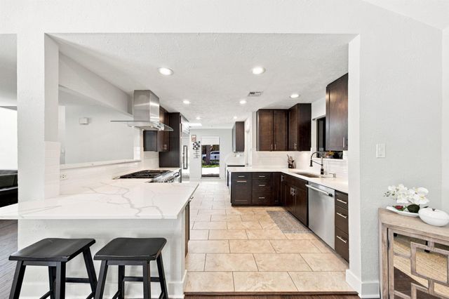 8849 Larston Street, Spring Valley Village, TX 77055