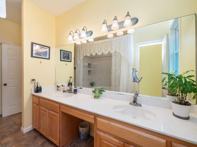 13511 Carpenter LN, Manchaca, TX 78652