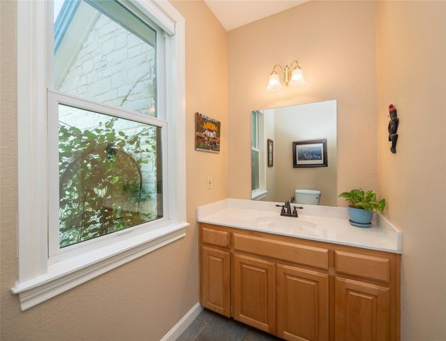 13511 Carpenter LN, Manchaca, TX 78652