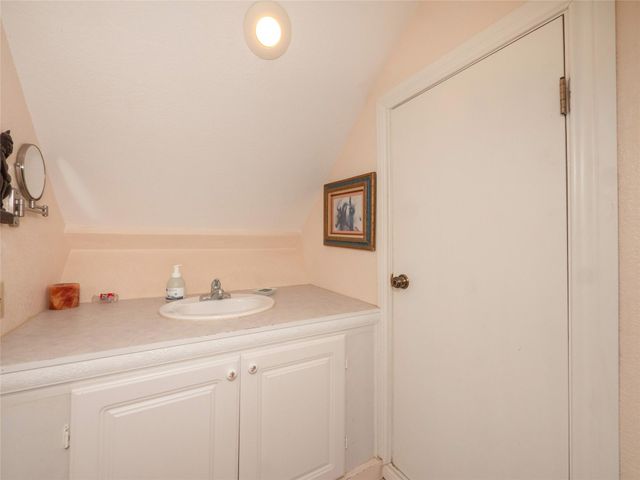 13511 Carpenter LN, Manchaca, TX 78652