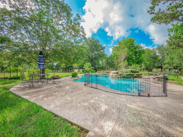 13511 Carpenter LN, Manchaca, TX 78652