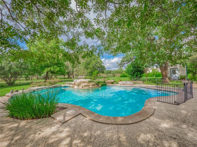 13511 Carpenter LN, Manchaca, TX 78652