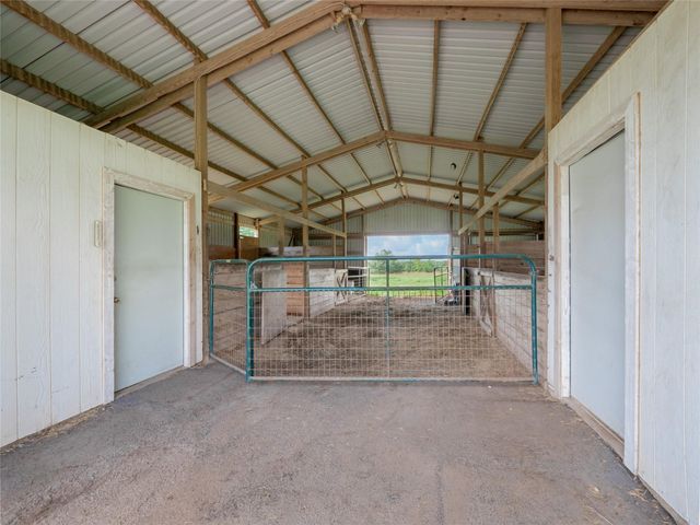 13511 Carpenter LN, Manchaca, TX 78652