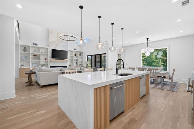 1255 Em Croy Road, Buford, GA 30518