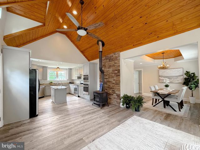 7779 BUMPY OAK RD, La Plata, MD 20646