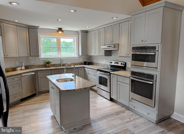 7779 BUMPY OAK RD, La Plata, MD 20646