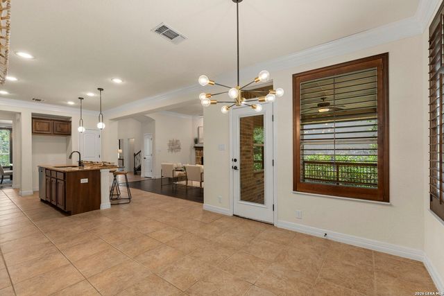 3519 CREST NOCHE DR, San Antonio, TX 78261
