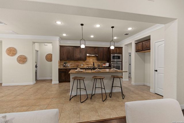 3519 CREST NOCHE DR, San Antonio, TX 78261