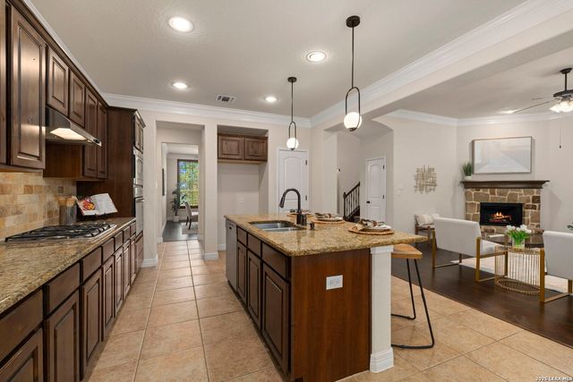 3519 CREST NOCHE DR, San Antonio, TX 78261