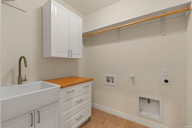 3519 CREST NOCHE DR, San Antonio, TX 78261