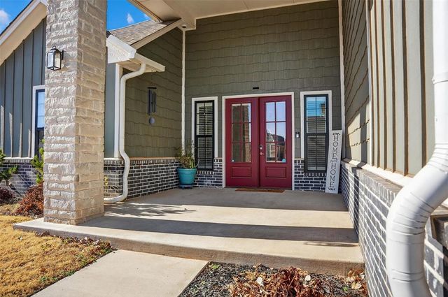 4805 Hambletonian Lane, Mustang, OK 73064