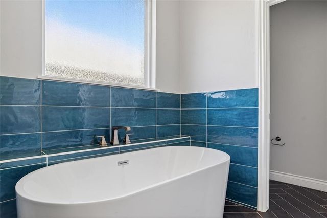 4805 Hambletonian Lane, Mustang, OK 73064