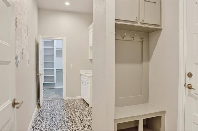 4805 Hambletonian Lane, Mustang, OK 73064