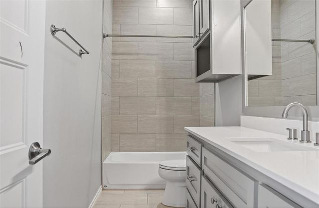 4805 Hambletonian Lane, Mustang, OK 73064