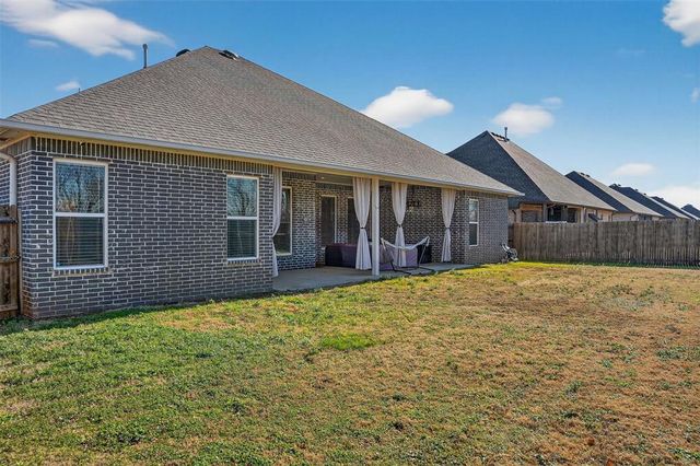 4805 Hambletonian Lane, Mustang, OK 73064
