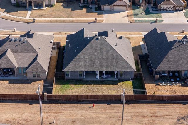 4805 Hambletonian Lane, Mustang, OK 73064