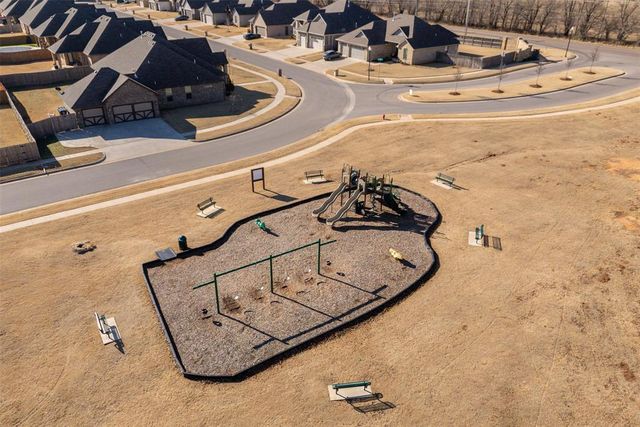 4805 Hambletonian Lane, Mustang, OK 73064