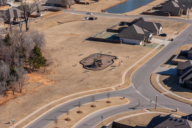 4805 Hambletonian Lane, Mustang, OK 73064