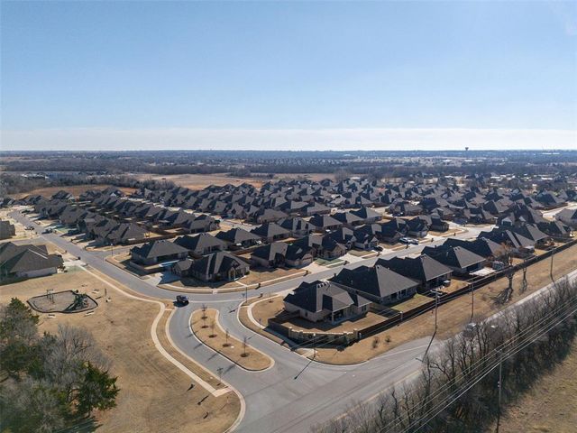 4805 Hambletonian Lane, Mustang, OK 73064