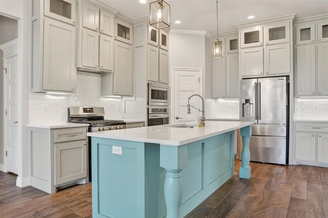 4805 Hambletonian Lane, Mustang, OK 73064