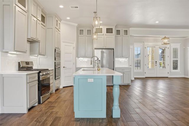 4805 Hambletonian Lane, Mustang, OK 73064