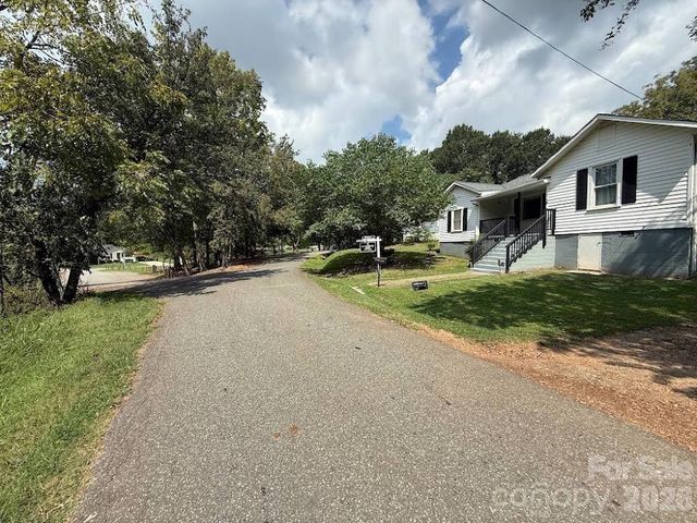 2878 Millstone Drive, Gastonia, NC 28054