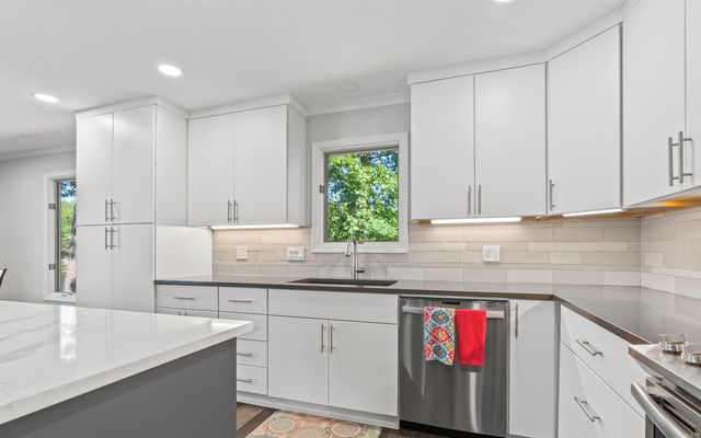 9 Llana Lane, Hot Springs Village, AR 71909