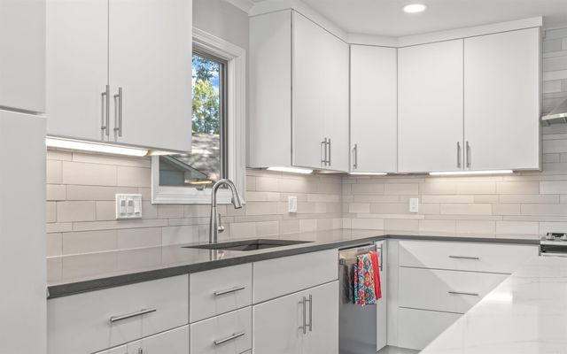 9 Llana Lane, Hot Springs Village, AR 71909