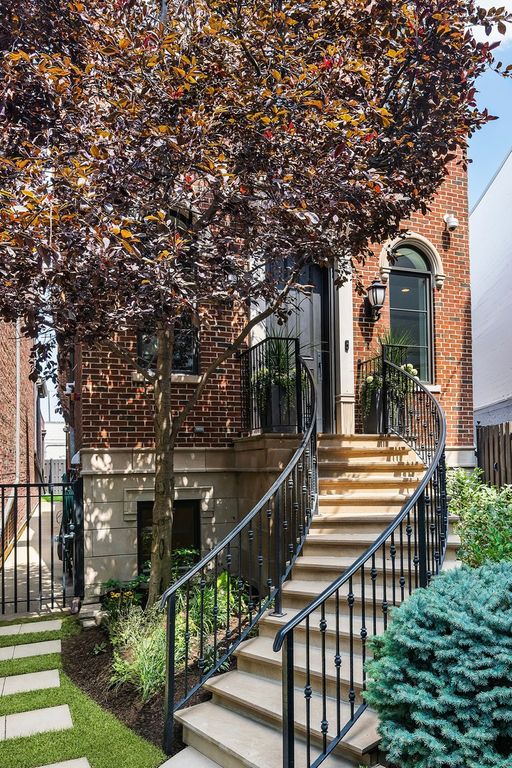 1630 W Surf Street, Chicago, IL 60657 — exterior
