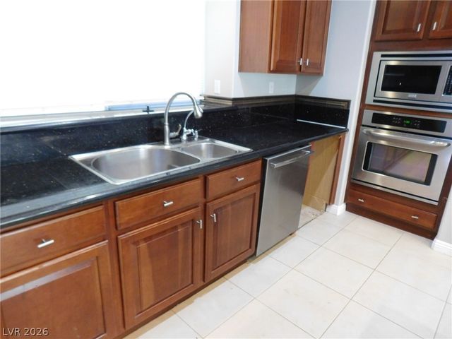 417 Grand Augusta Lane, Las Vegas, NV 89144