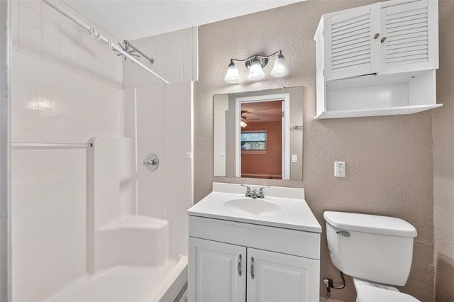 610 W MAUD STREET, Tavares, FL 32778